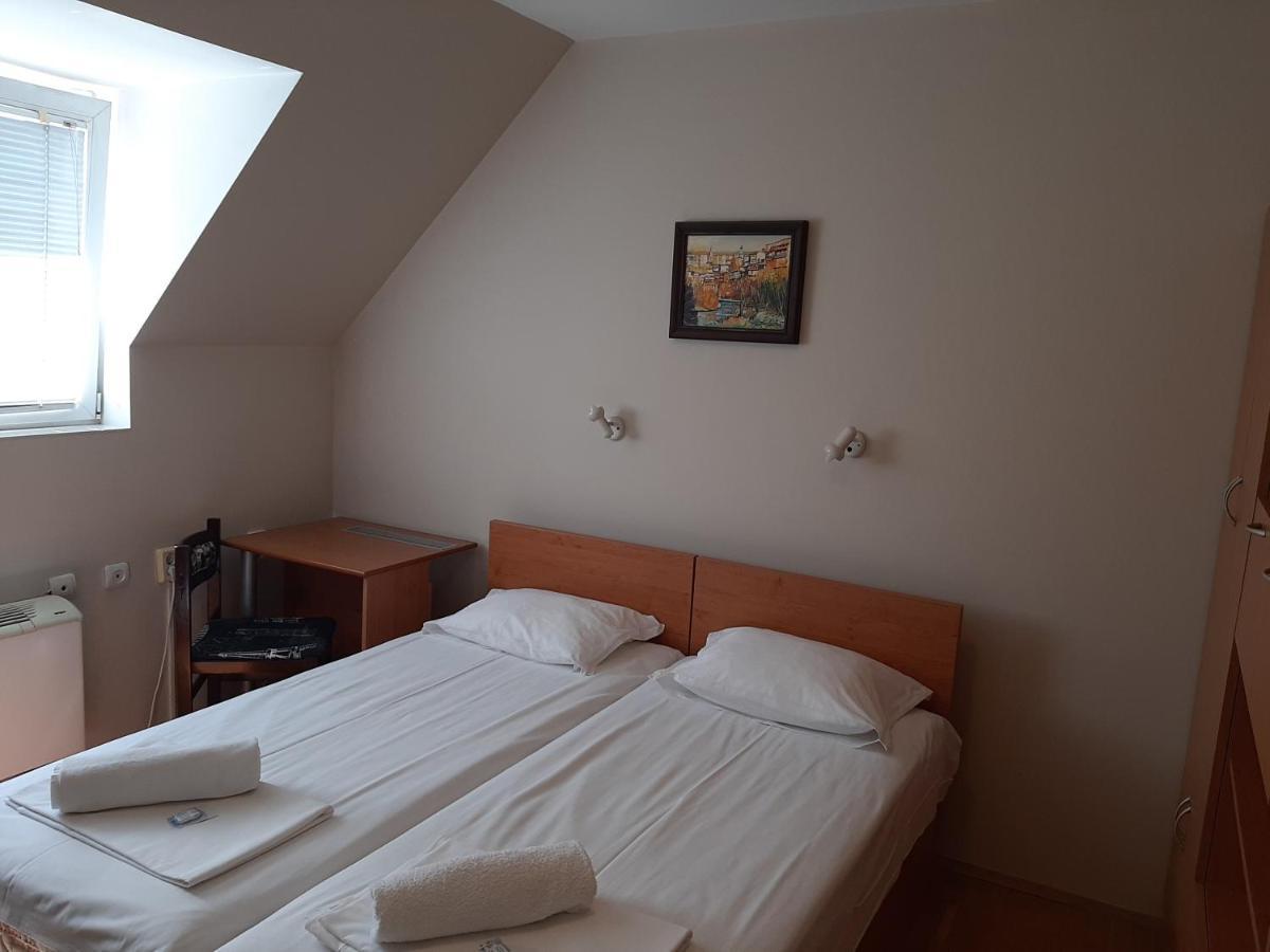 Guest House Diel Veliko Tărnovo Esterno foto