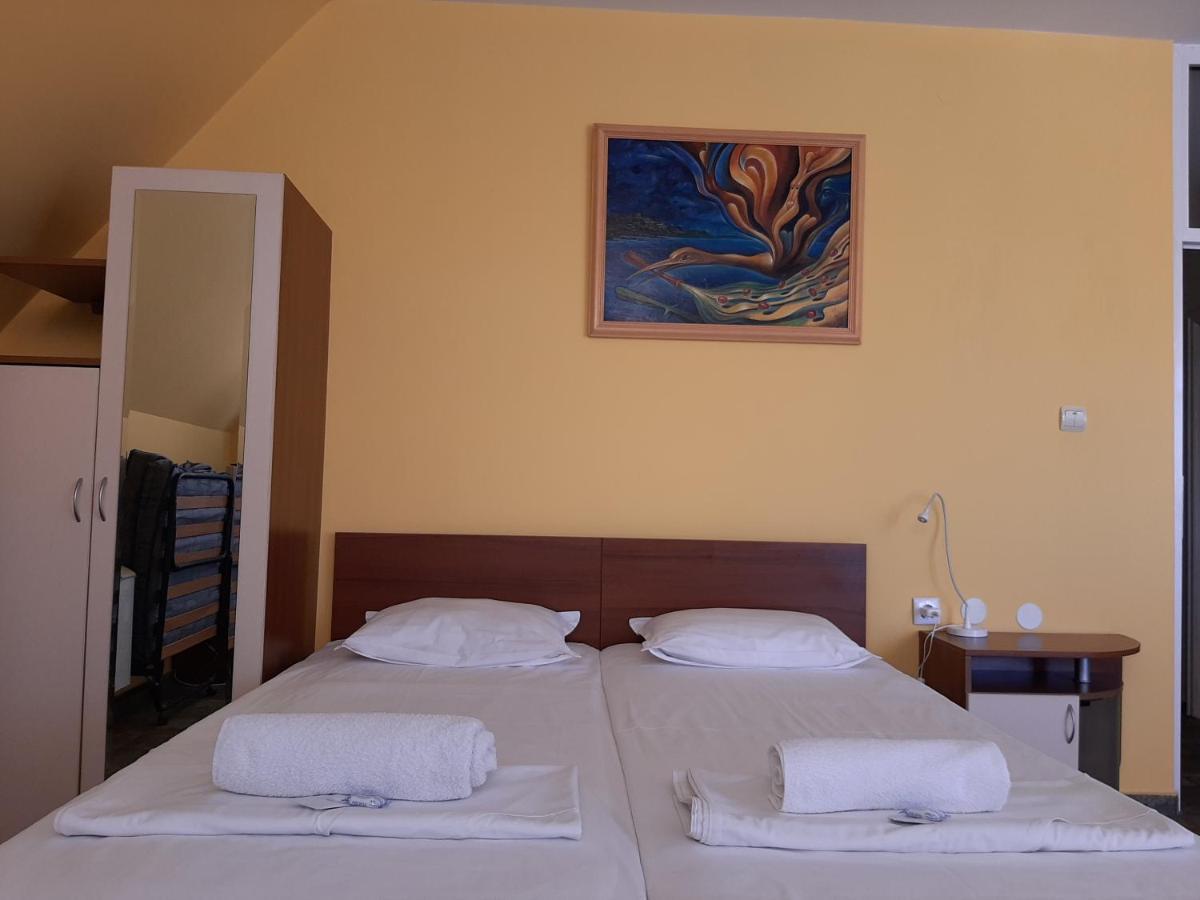 Guest House Diel Veliko Tărnovo Esterno foto