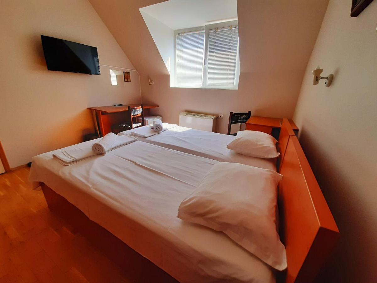 Guest House Diel Veliko Tărnovo Esterno foto